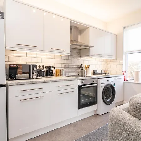 Little Boat: A Modern Beachside Flat Bournemouth Esterno foto