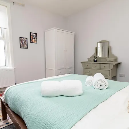 Little Boat: A Modern Beachside Flat Bournemouth Esterno foto